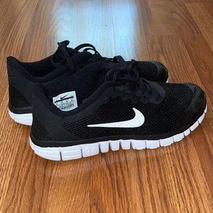 Nike Tennis Shoes